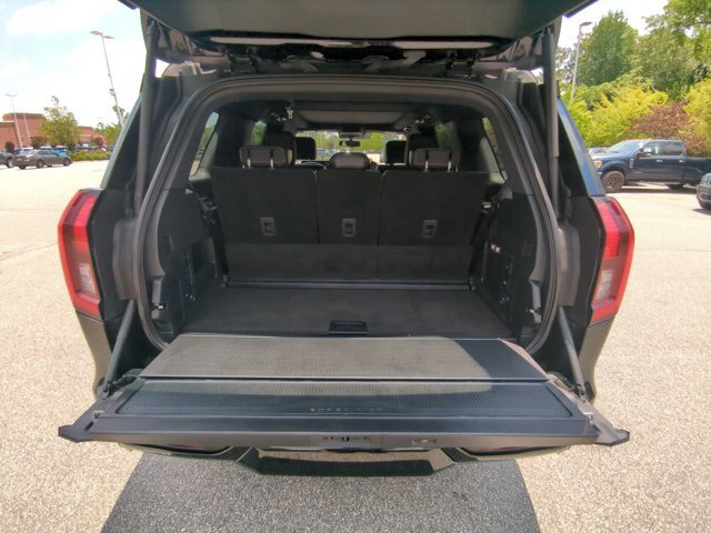 Certified 2025 Ford Expedition Platinum w/ Stealth Performance Package AWD/4WD image 25