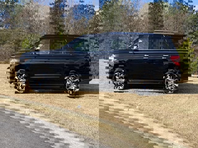 Certified 2024 Ford Expedition Limited image 3