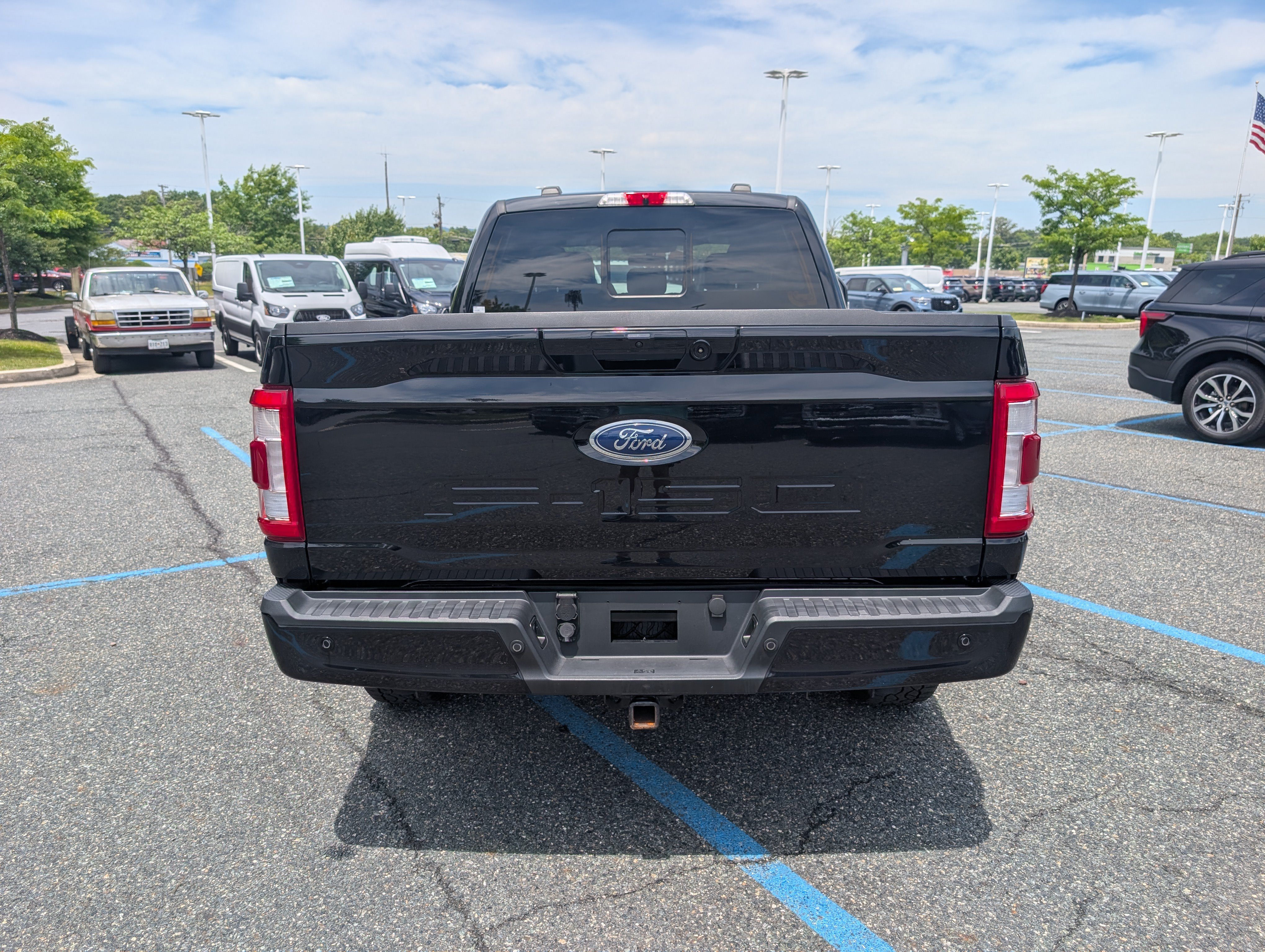 Certified 2021 Ford F150 Lariat w/ Max Trailer Tow Package AWD/4WD image 4