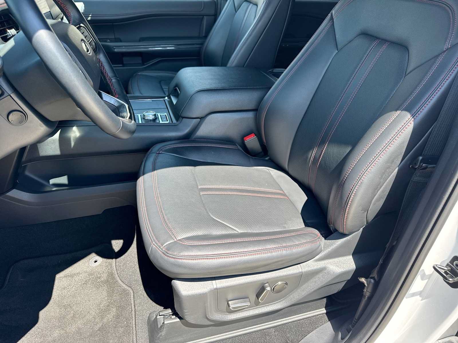 Certified 2024 Ford Expedition Limited AWD/4WD image 15