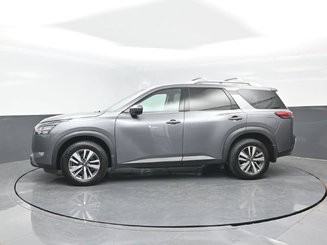 Used 2025 Nissan Pathfinder SL AWD/4WD image 4