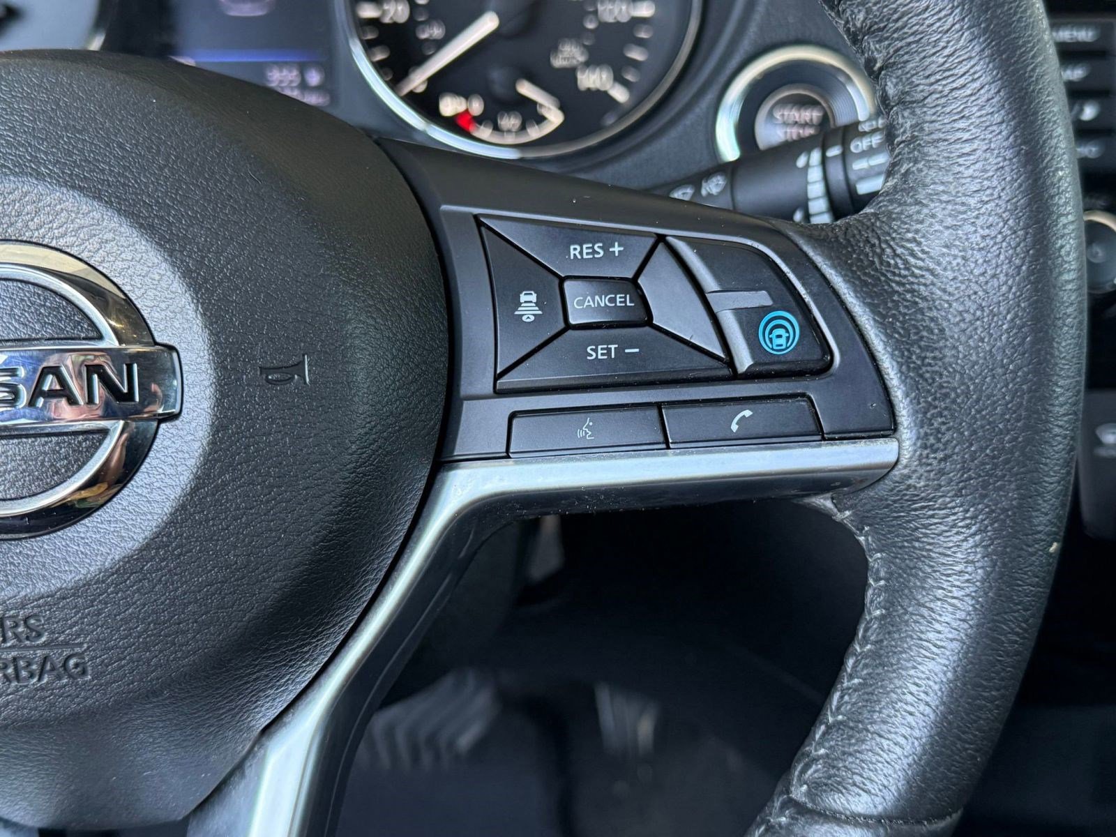 Used 2019 Nissan Rogue SV w/ Premium Package FWD image 27