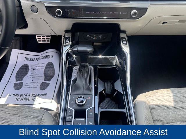 Used 2025 Kia Sorento SX AWD/4WD image 16