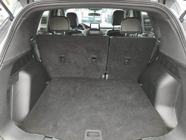 Certified 2025 Ford Escape ST-Line AWD/4WD image 19