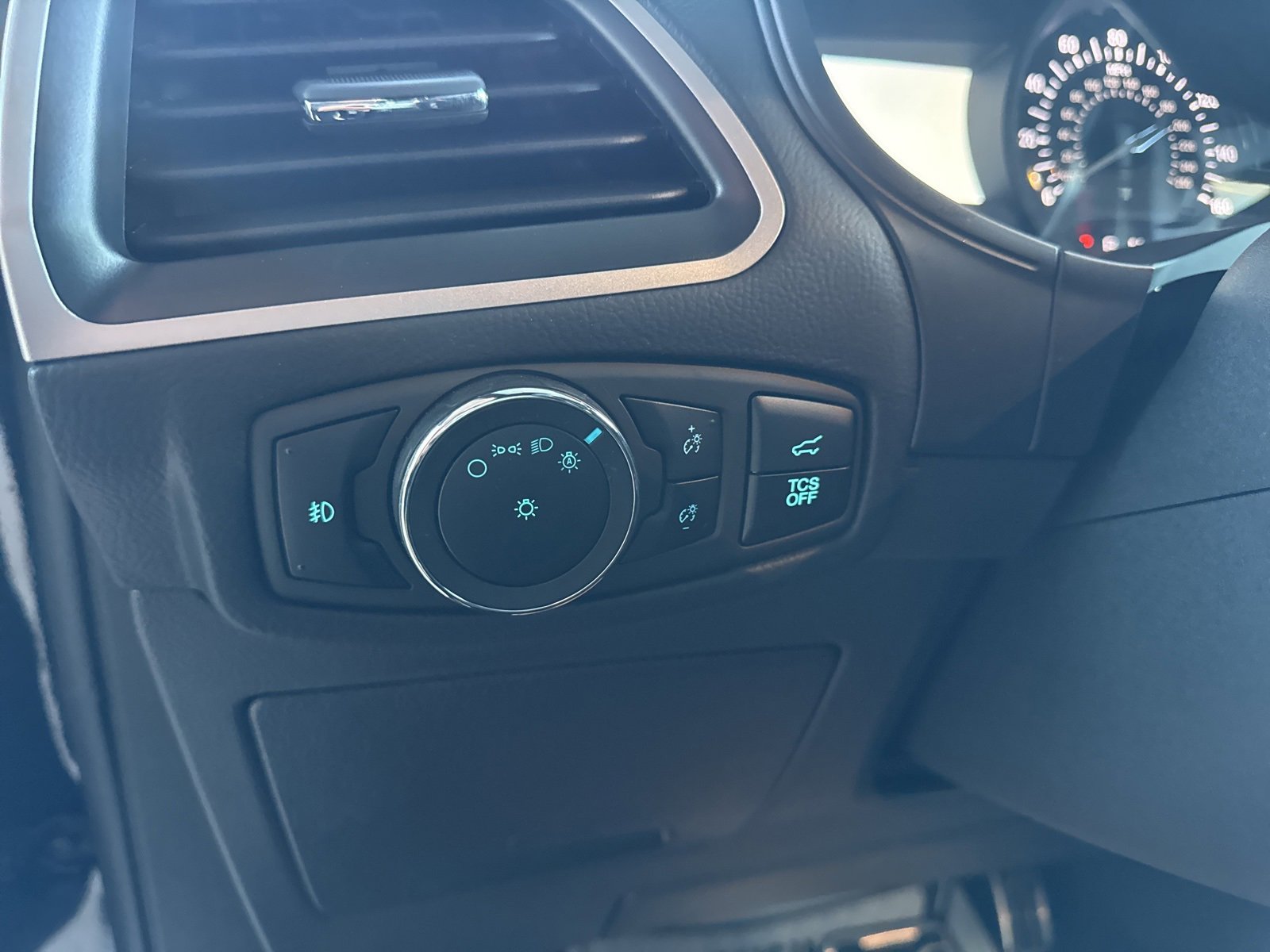 Certified 2024 Ford Edge ST-Line image 25