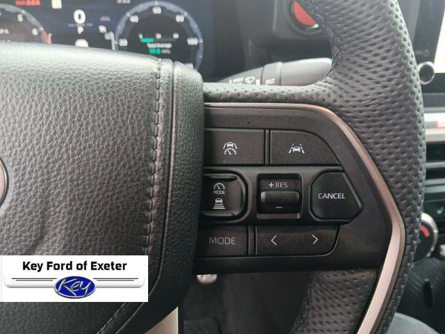 Used 2025 Toyota Tacoma TRD Sport image 32