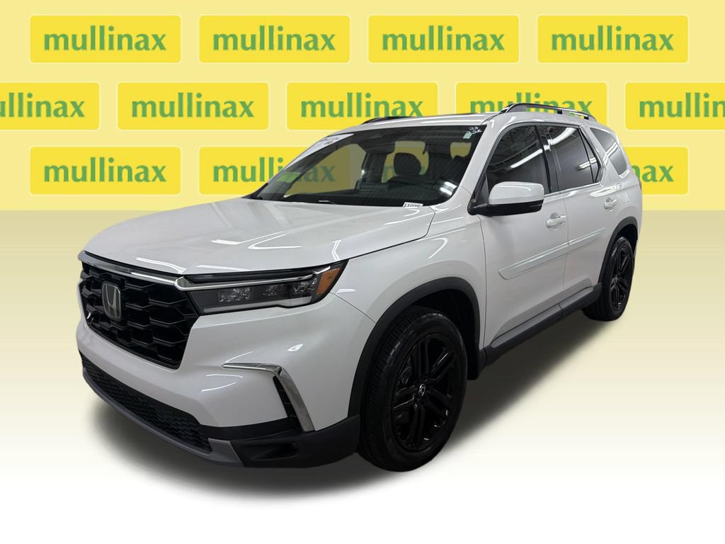 Used 2023 Honda Pilot Touring image 14