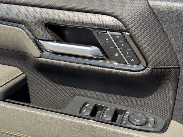 Used 2024 Chevrolet Silverado 2500 ZR2 w/ Technology Package image 23