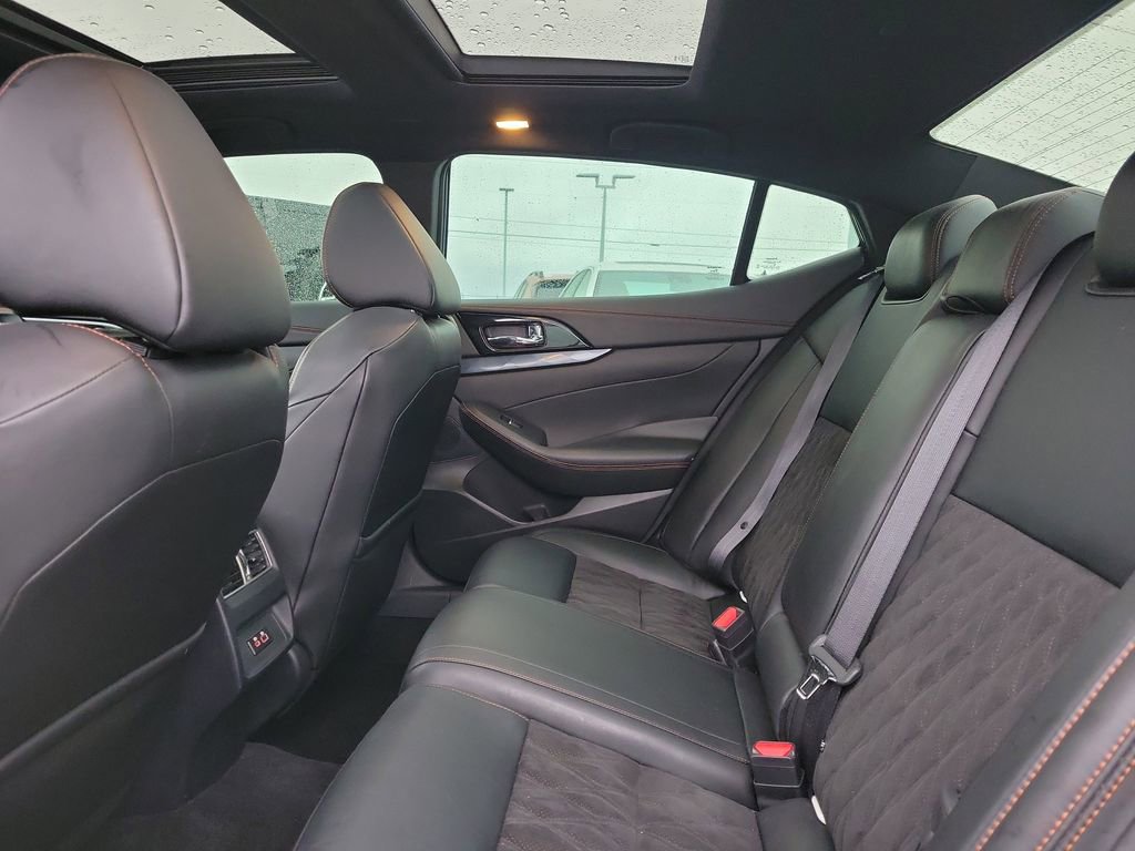 Used 2022 Nissan Maxima SR w/ Sport Mat Group image 13