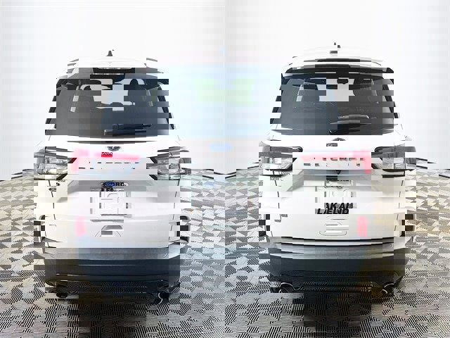 Certified 2022 Ford Escape SE w/ SE Sport Appearance Package image 3