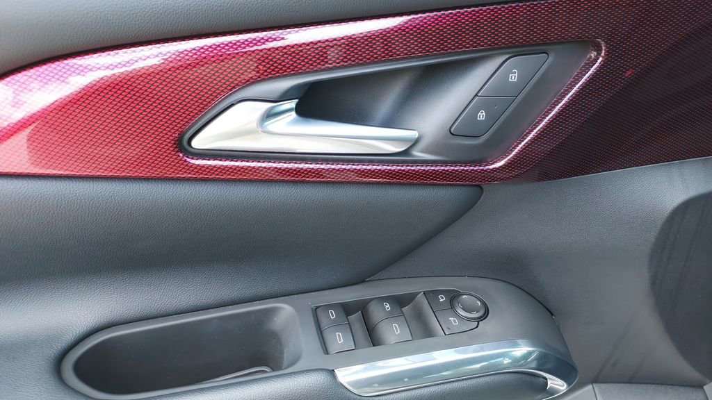 Used 2025 Chevrolet Traverse Z71 w/ Driver Confidence Package image 11