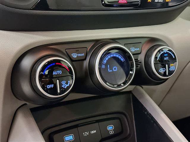 Used 2025 Hyundai Venue SEL FWD image 17