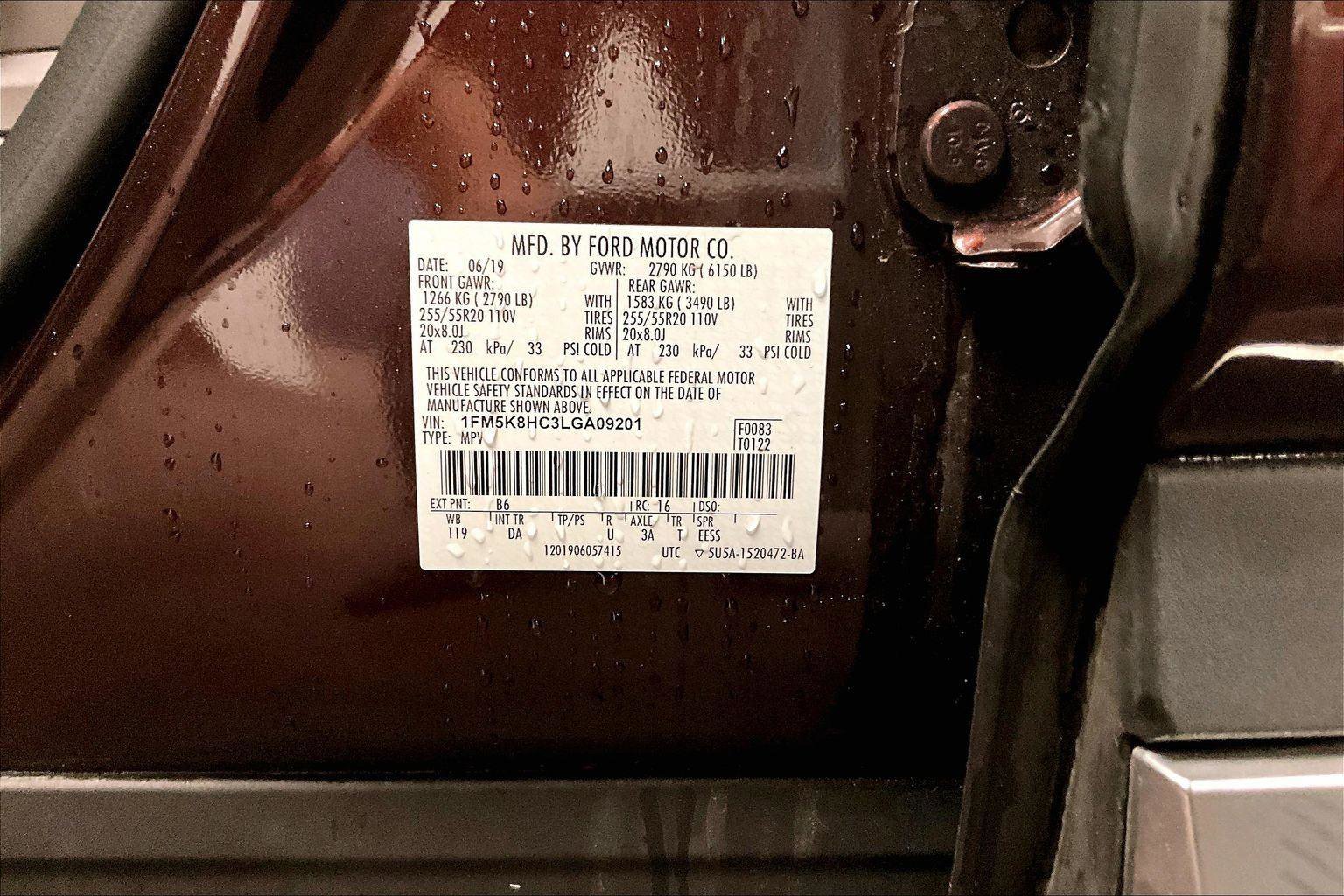 Certified 2020 Ford Explorer Platinum w/ Premium Technology Package image 34