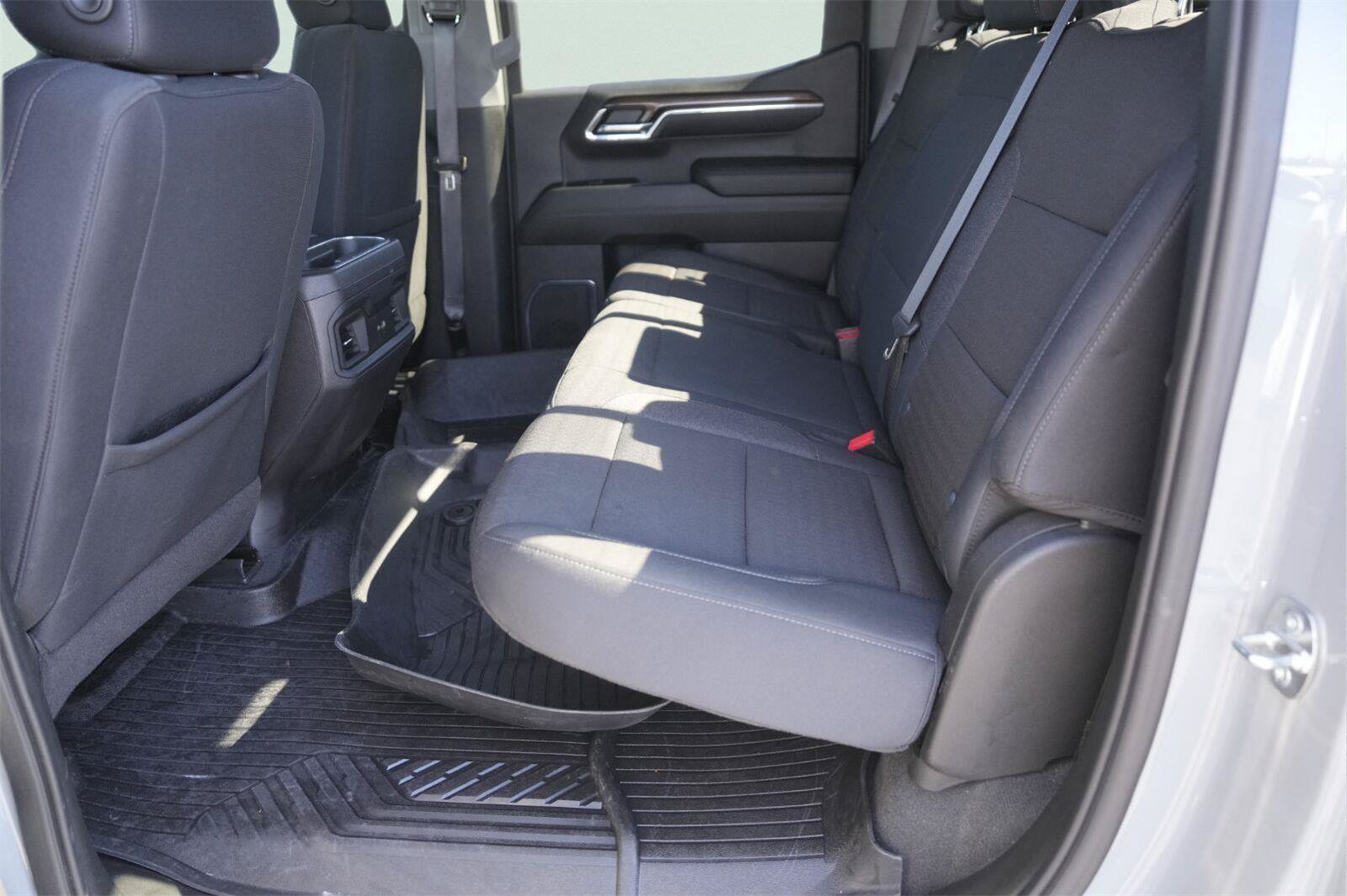 Used 2024 Chevrolet Silverado 1500 LT Trail Boss w/ Convenience Package II AWD/4WD image 12