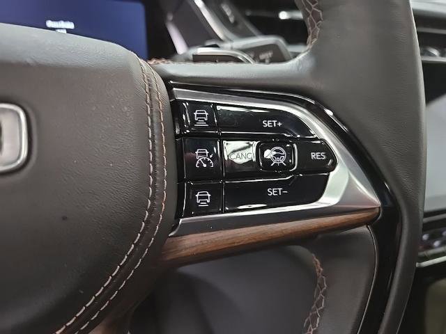 Used 2023 Jeep Grand Cherokee Summit w/ Luxury Tech Group V image 21