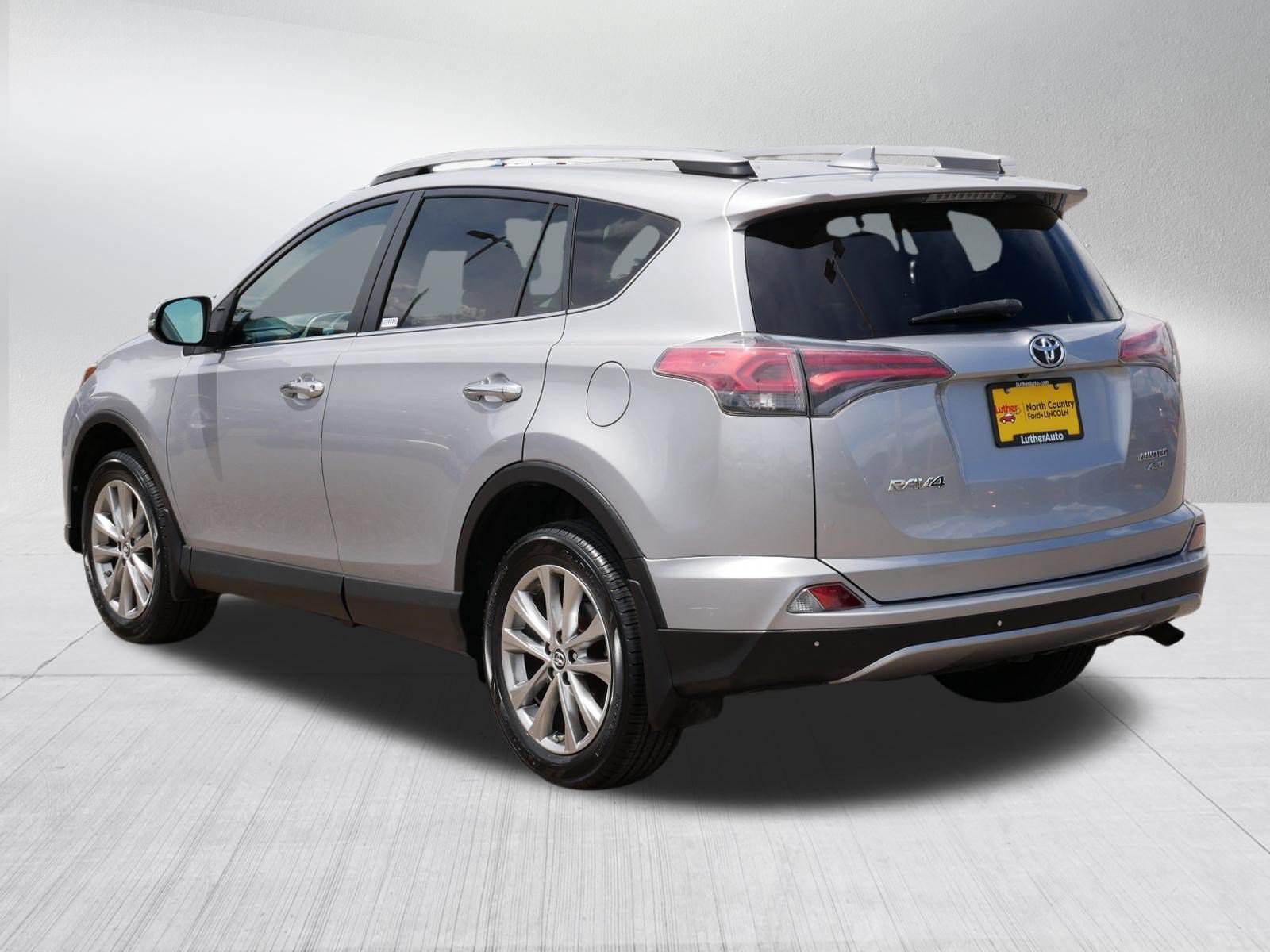 Used 2017 Toyota RAV4 Limited AWD/4WD image 5