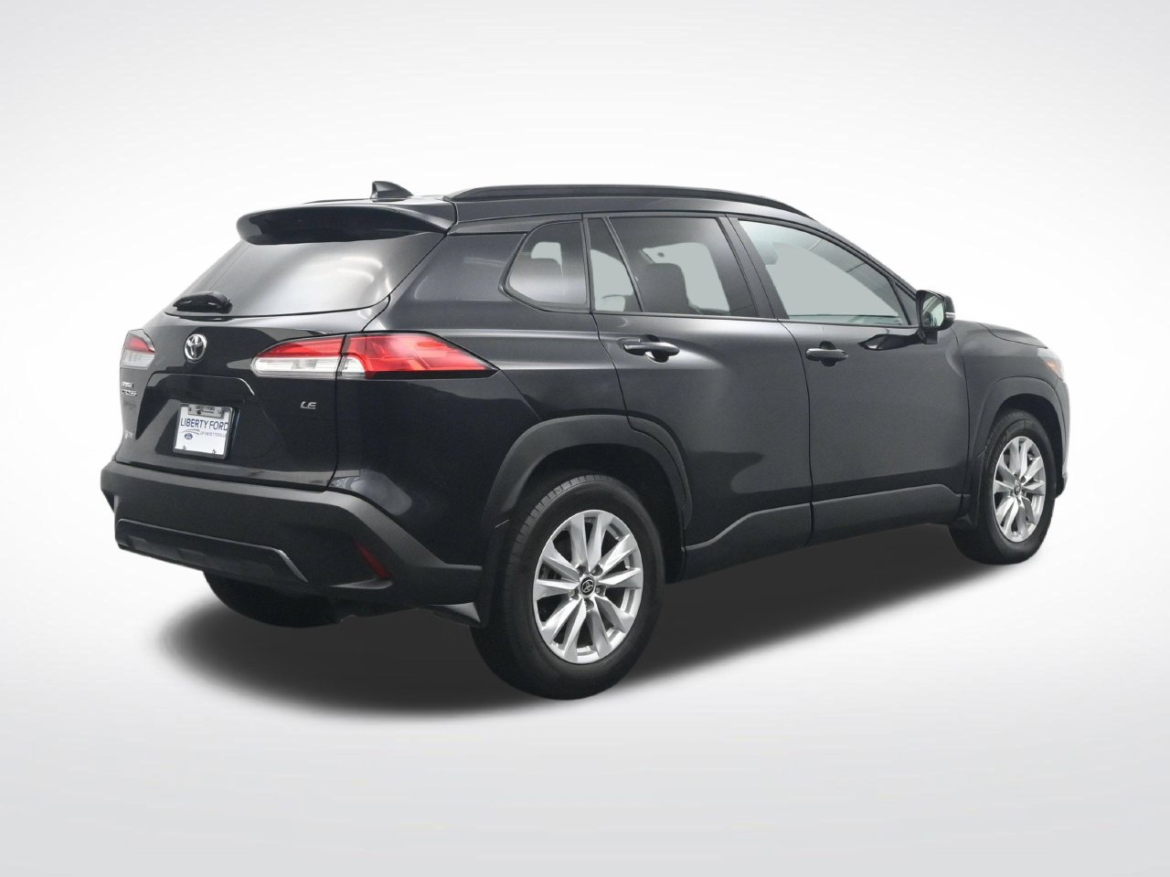 Used 2025 Toyota Corolla Cross LE FWD image 6