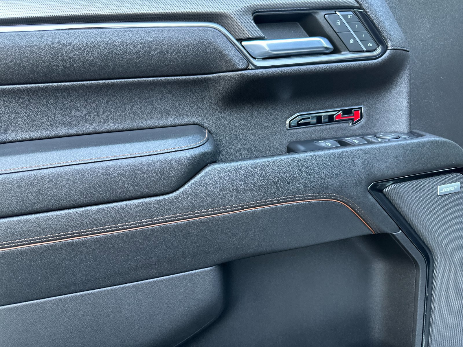 Used 2022 GMC Sierra 1500 AT4 w/ AT4 Premium Package image 11