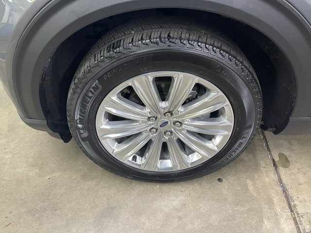 Certified 2022 Ford Explorer Limited w/ Limited Technology Package AWD/4WD image 12