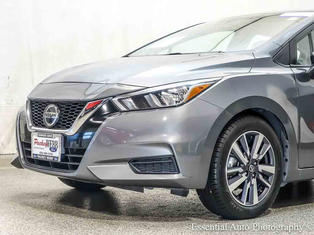 Used 2020 Nissan Versa SV FWD image 3