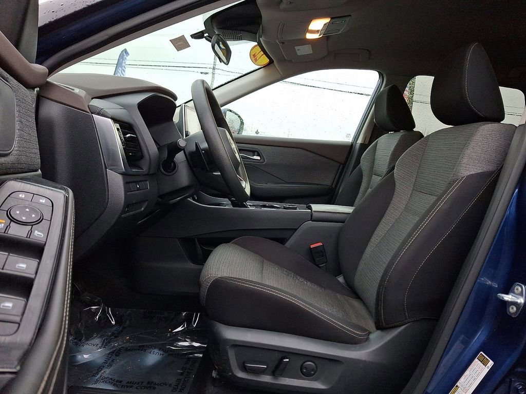 Used 2022 Nissan Rogue SV image 14