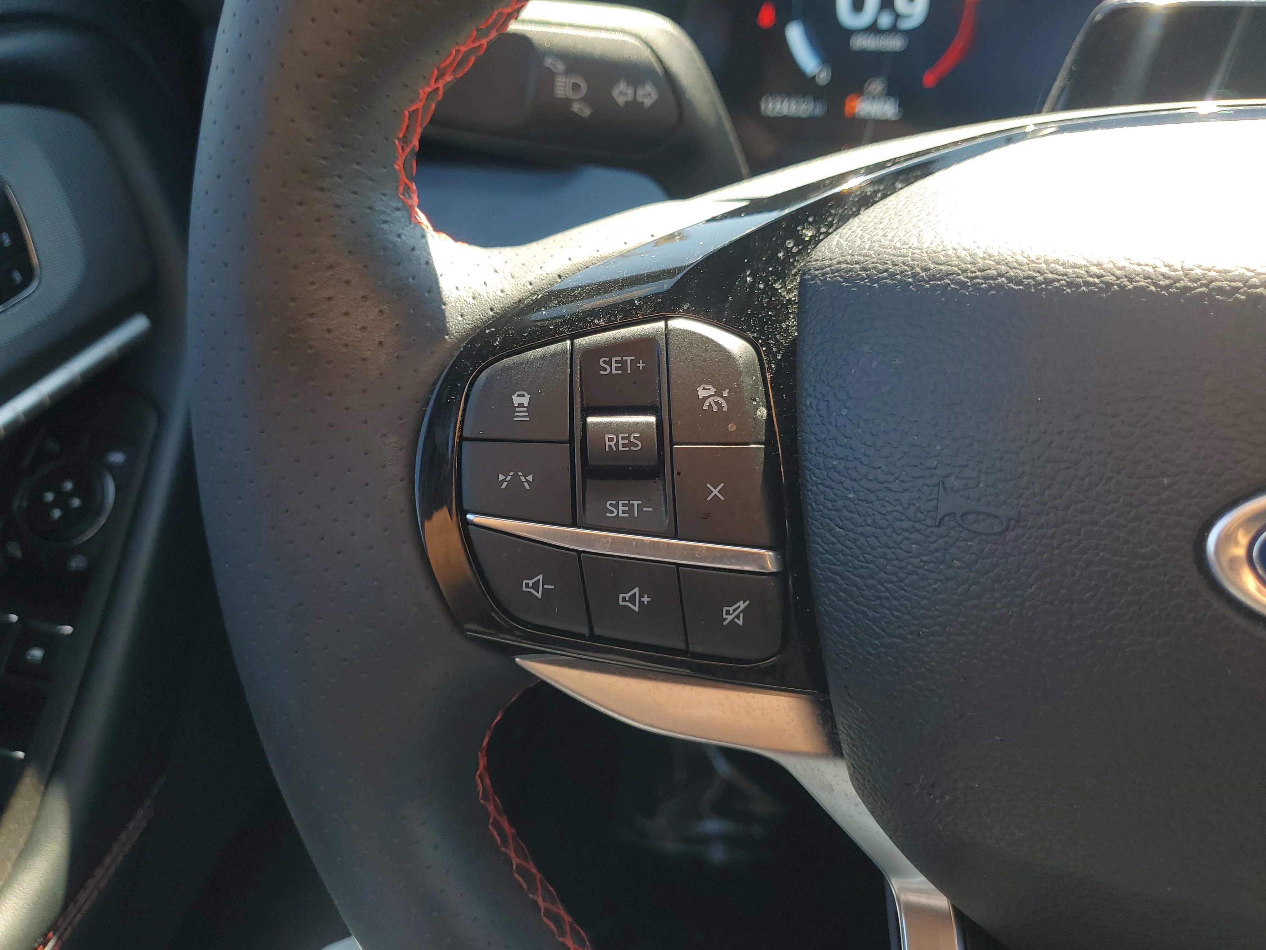 Certified 2025 Ford Explorer ST-Line w/ Premium Package image 27