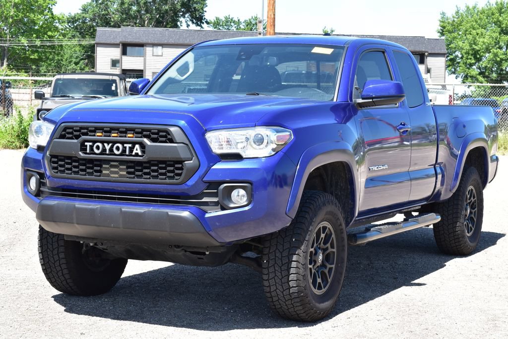 Used 2022 Toyota Tacoma SR5 AWD/4WD image 1