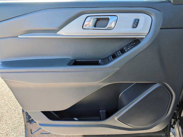 Certified 2025 Ford Explorer Active image 16