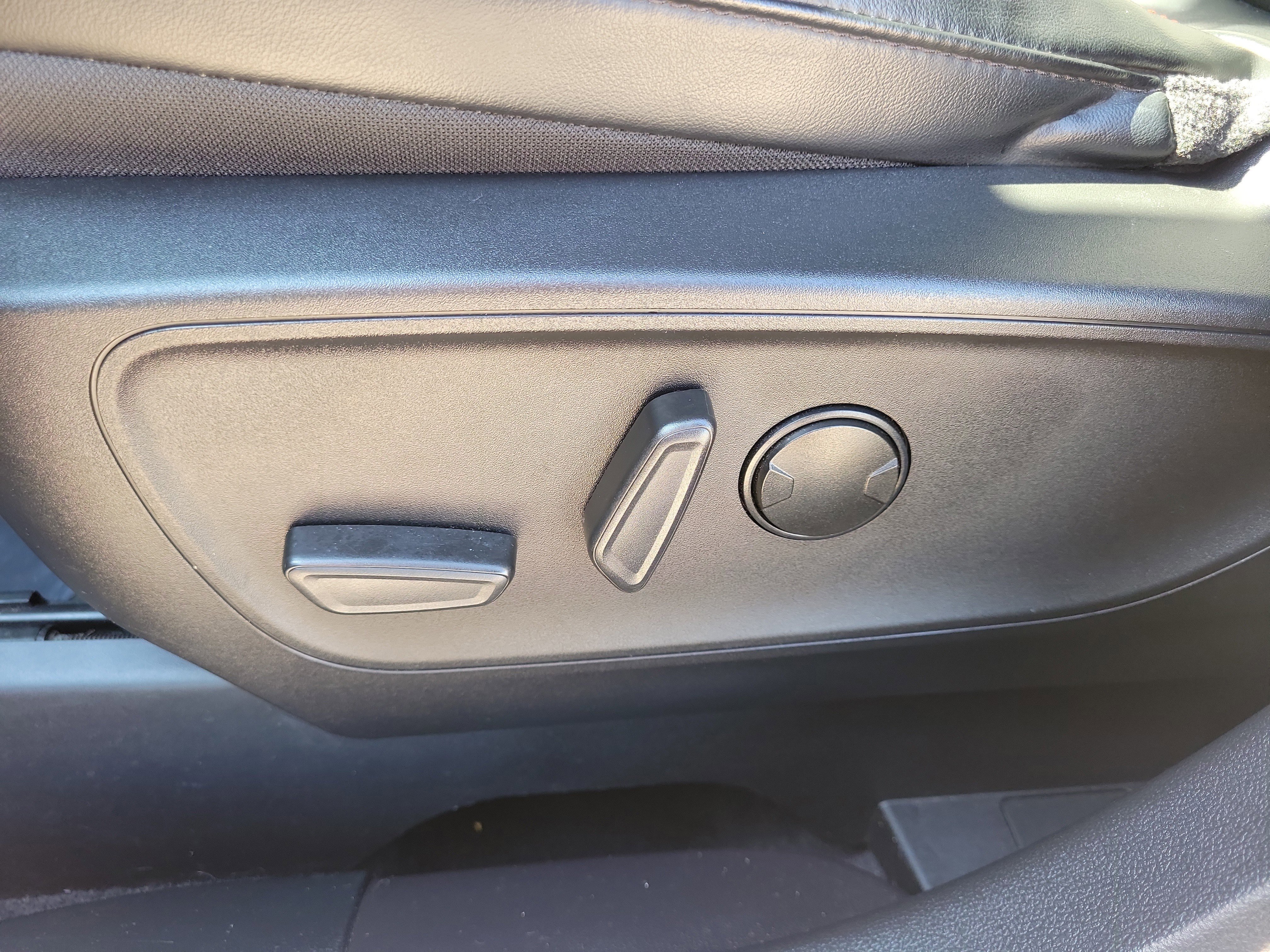 Certified 2023 Ford Escape ST-Line Select w/ Tech Pack #2 image 12