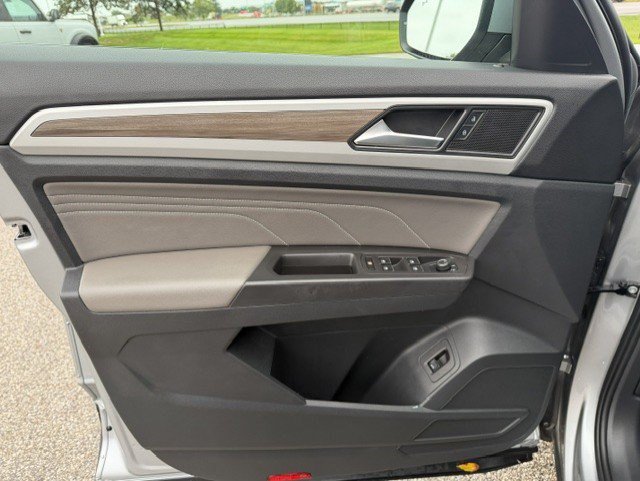 Used 2023 Volkswagen Atlas SEL AWD/4WD image 11