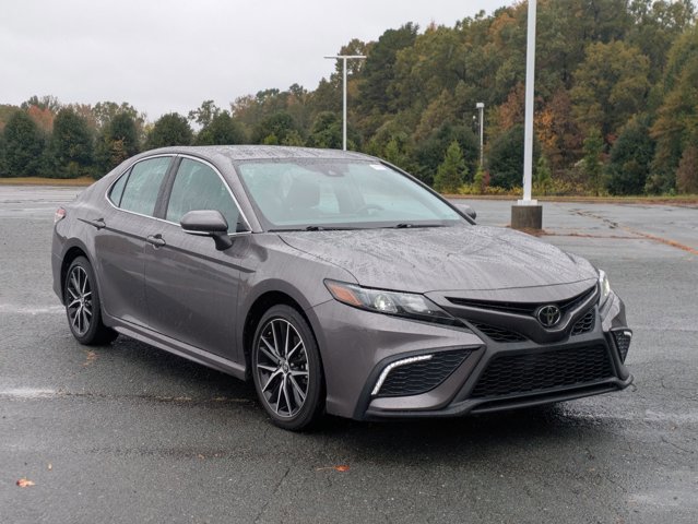 Used 2023 Toyota Camry SE image 7
