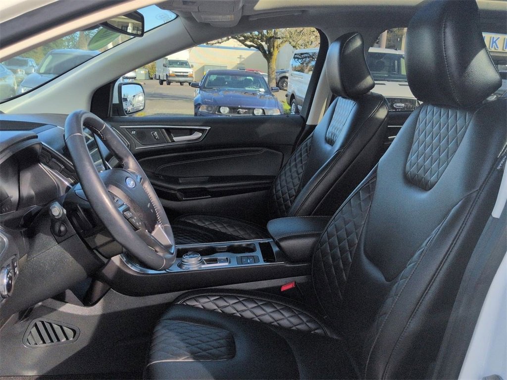 Certified 2023 Ford Edge Titanium w/ Class II Trailer Tow Package image 13