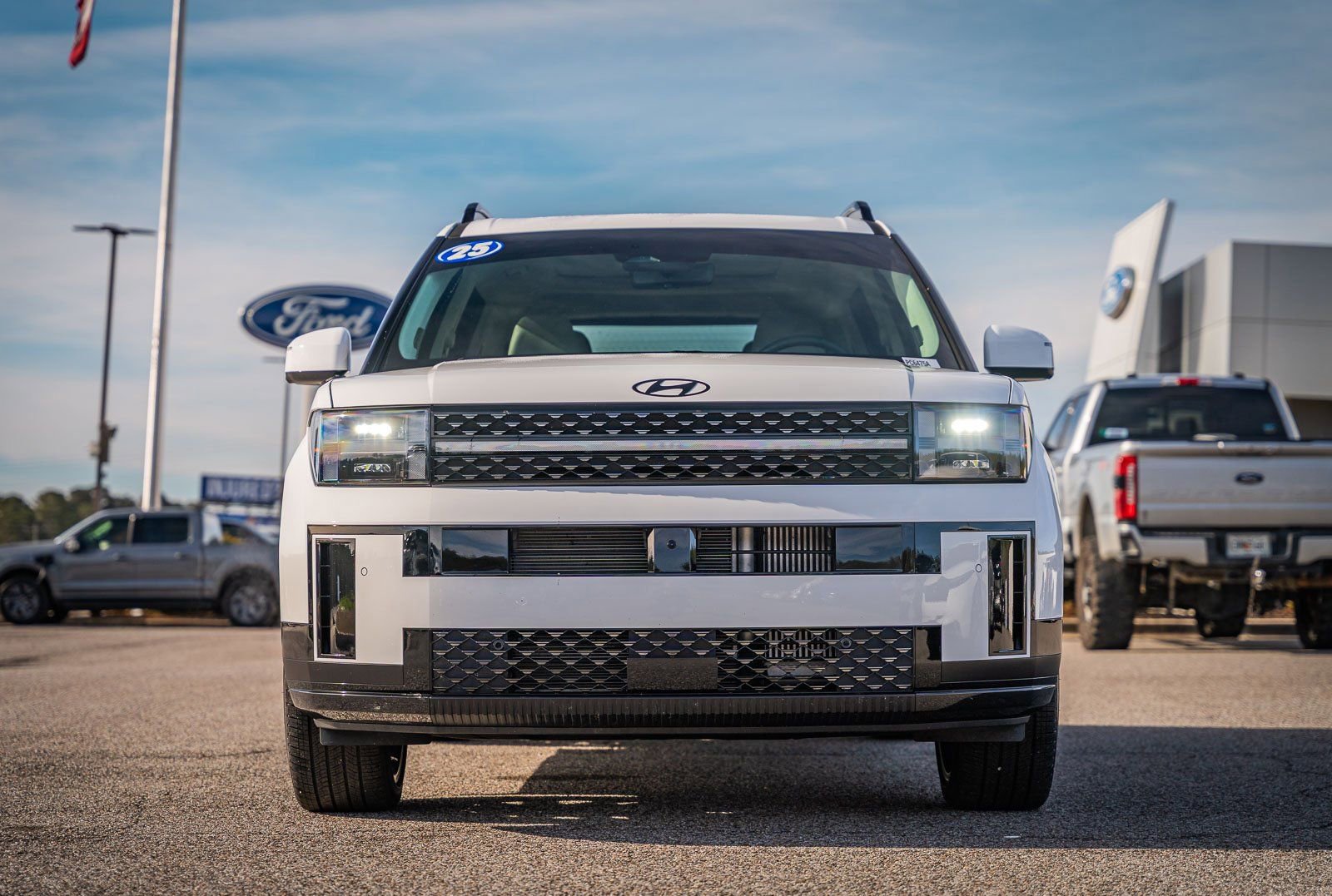 Used 2025 Hyundai Santa Fe Calligraphy w/ Tow & Go Package image 10