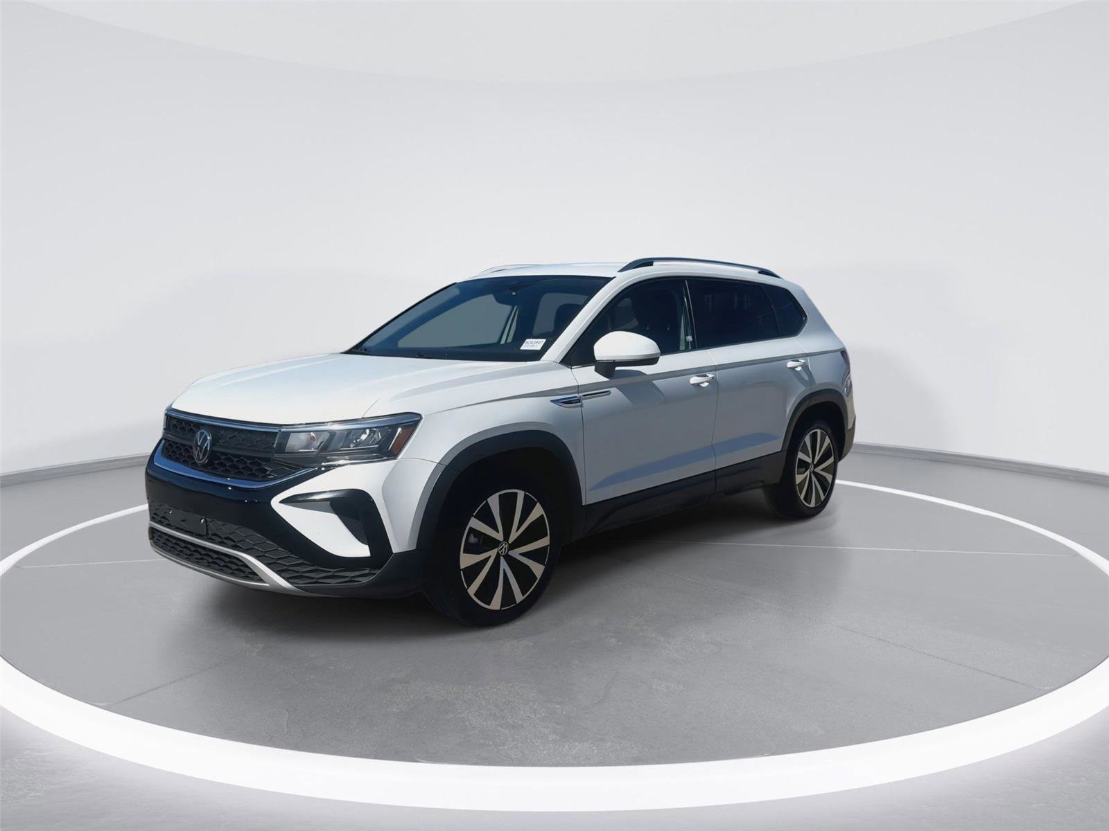 Used 2024 Volkswagen Taos SE image 8