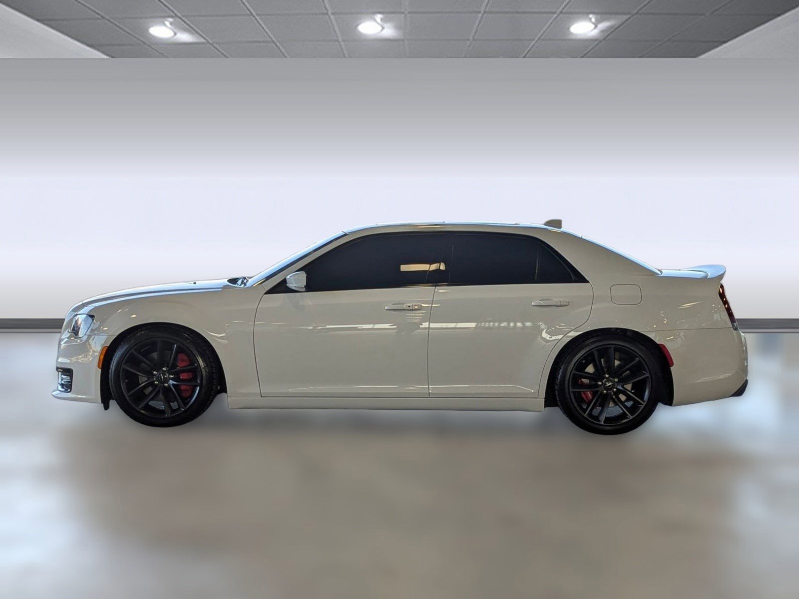 Used 2023 Chrysler 300 C image 2