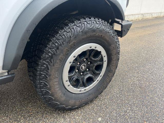 Certified 2022 Ford Bronco Badlands w/ Sasquatch Package AWD/4WD image 7