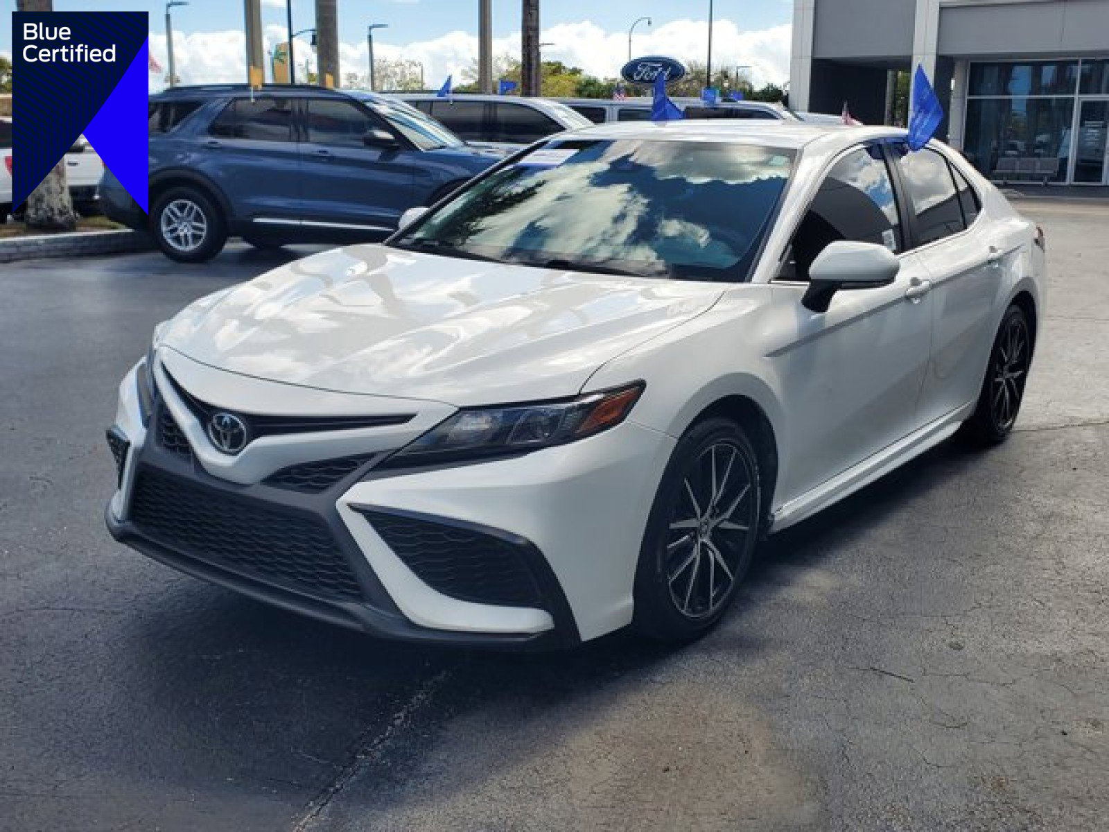 Used 2022 Toyota Camry SE w/ Convenience Package