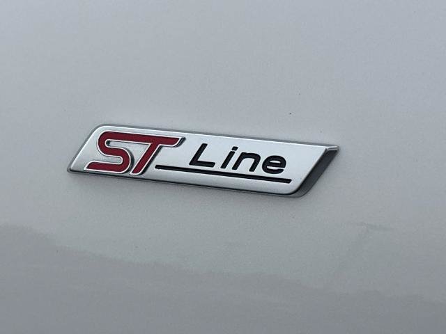 Certified 2023 Ford Escape ST-Line Elite w/ Premium Technology Package AWD/4WD image 32