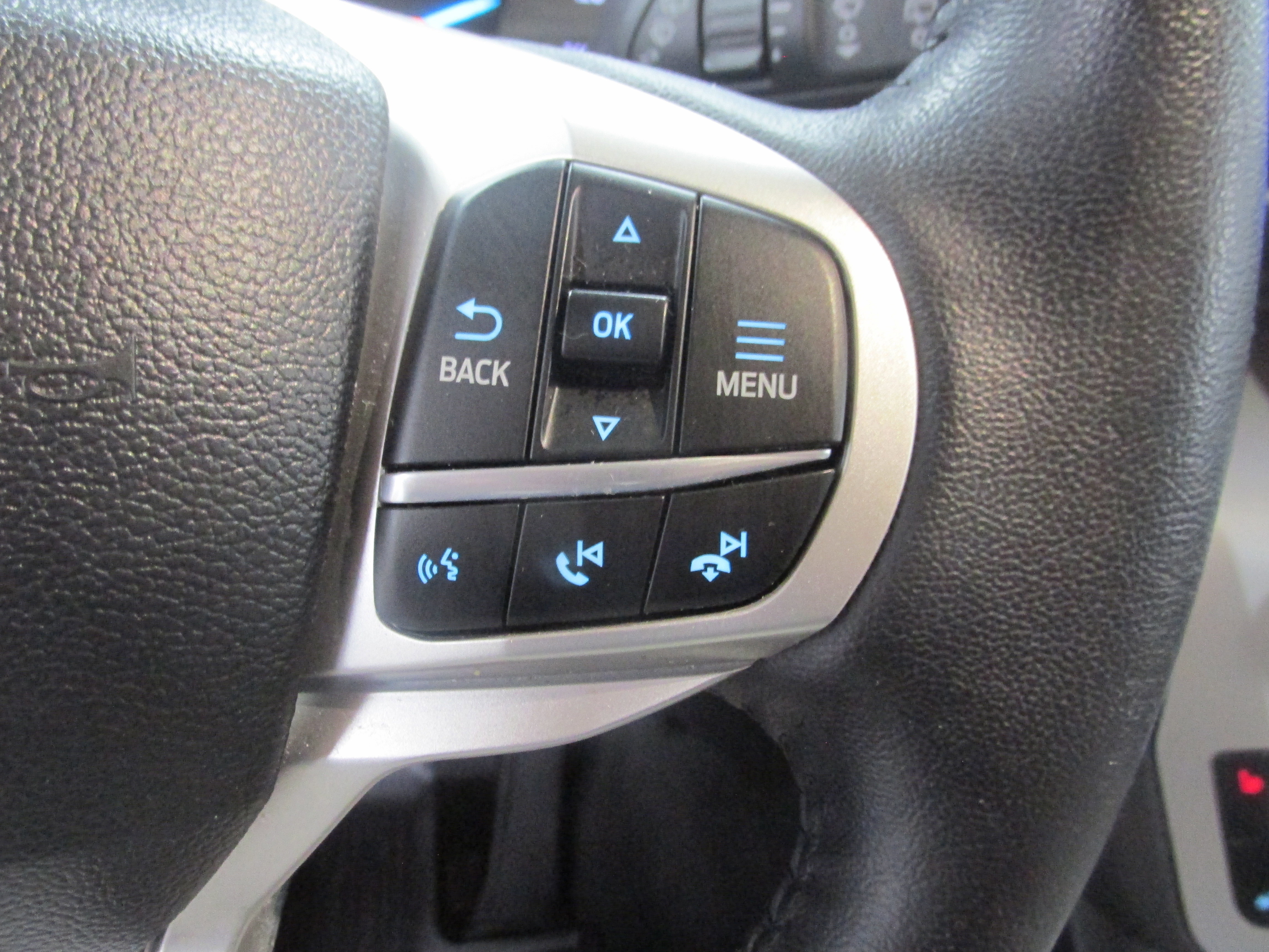 Certified 2023 Ford Explorer XLT w/ Equipment Group 202A AWD/4WD image 37