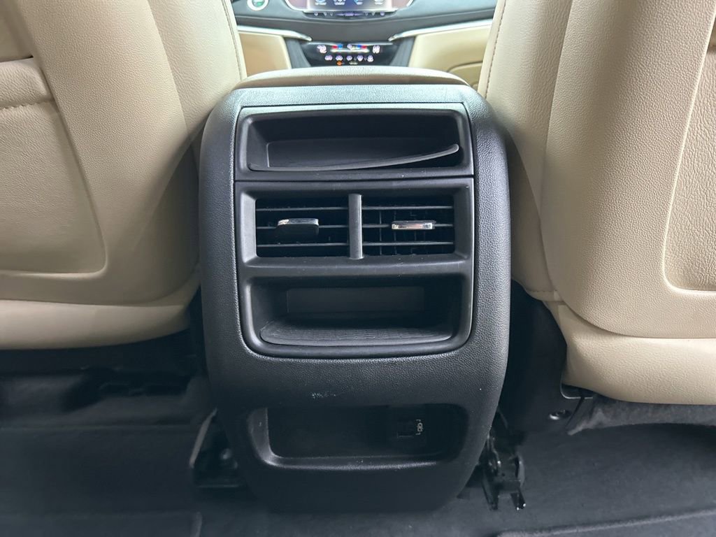 Used 2017 Cadillac XT5 FWD image 26