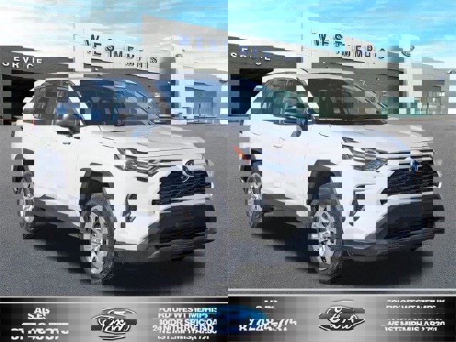 Used 2024 Toyota RAV4 LE image 7