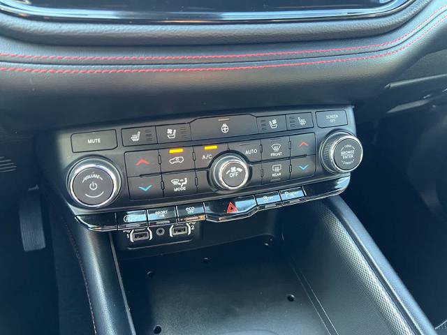 Used 2024 Dodge Durango GT RWD image 23