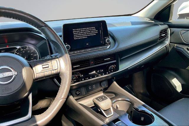 Used 2024 Nissan Rogue SV w/ SV Premium Package FWD image 6