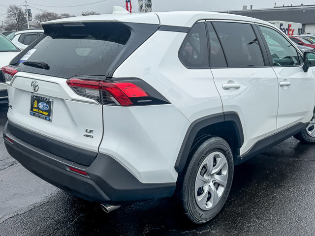 Used 2024 Toyota RAV4 LE image 5