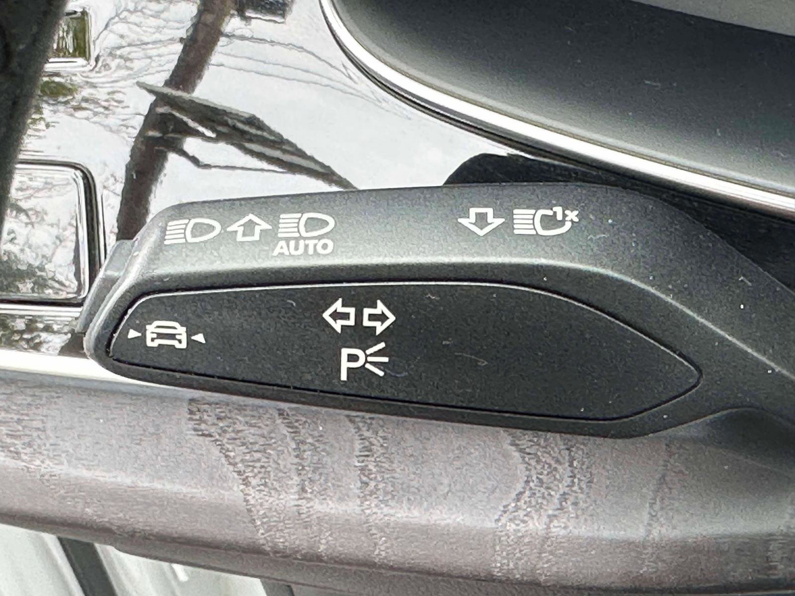 Used 2023 Audi Q8 Prestige w/ Prestige Package image 24