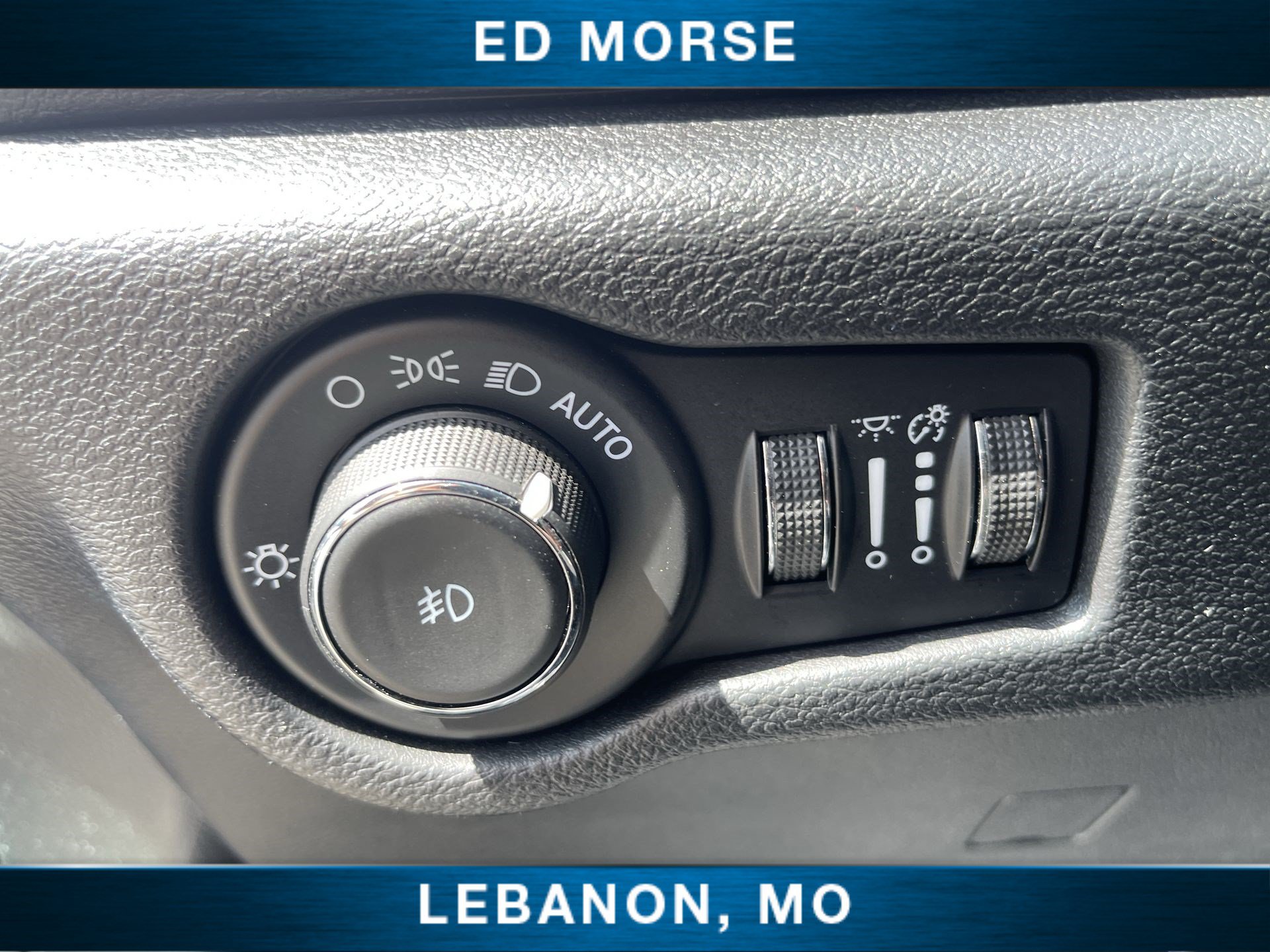 Used 2025 Chrysler Pacifica Select FWD image 17