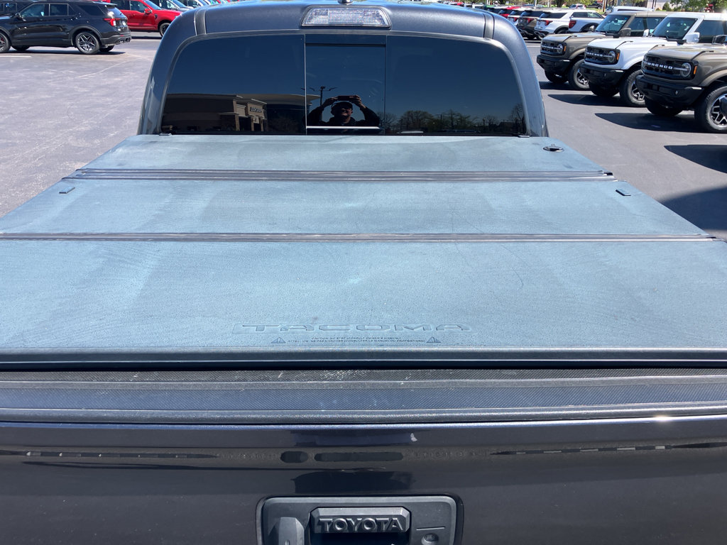 Used 2018 Toyota Tacoma TRD Sport image 6