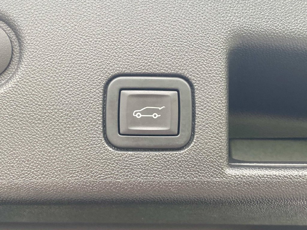Used 2023 Chevrolet Equinox RS FWD image 8