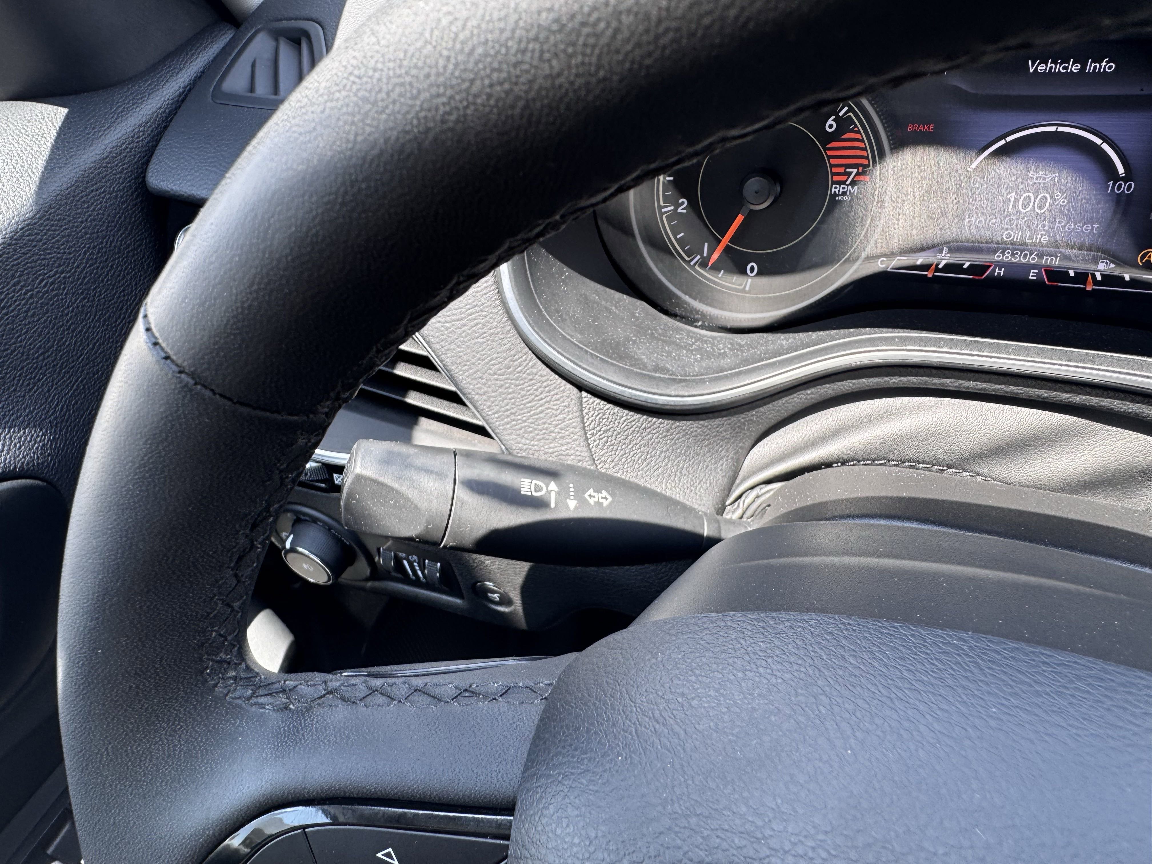 Used 2023 Jeep Cherokee Altitude Lux image 16