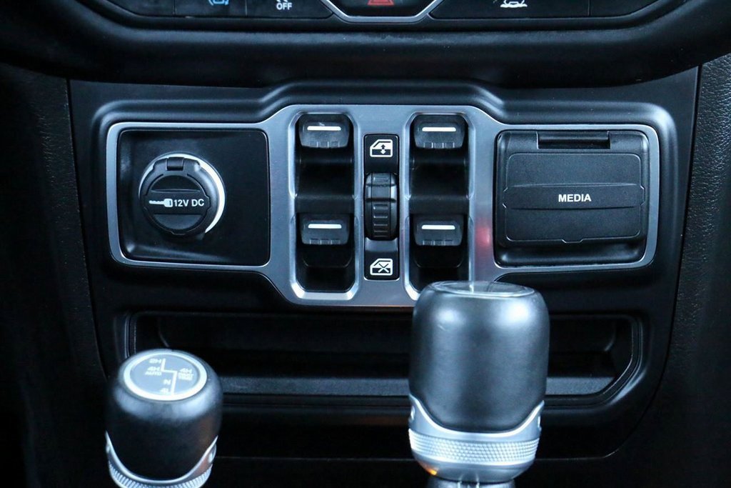 Used 2023 Jeep Wrangler Unlimited Sahara w/ Cold Weather Group image 31